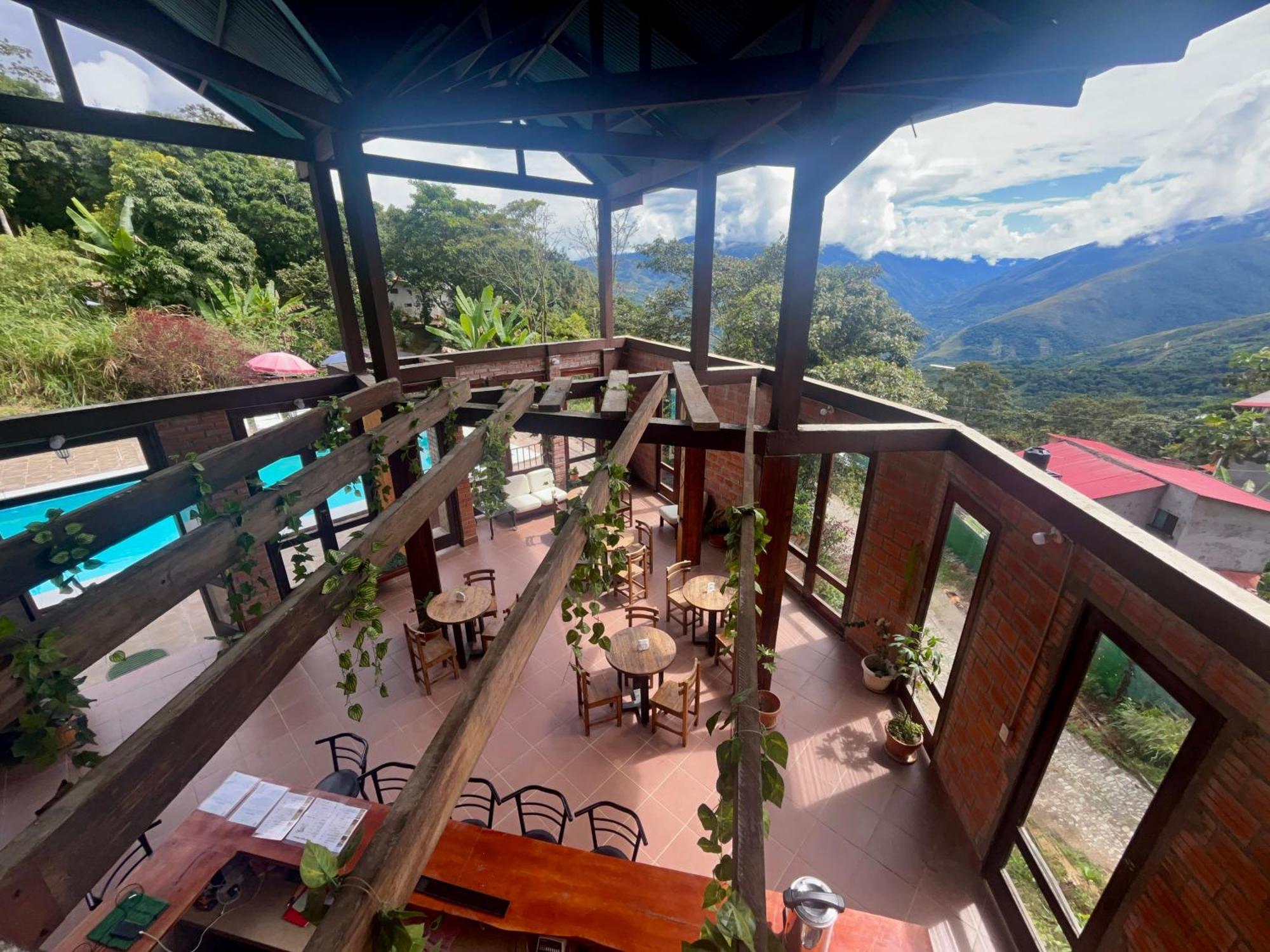 Villa Camila Hostel Coroico Eksteriør bilde